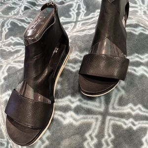 Eileen Fisher Black Sandals Modern Minimalist Design